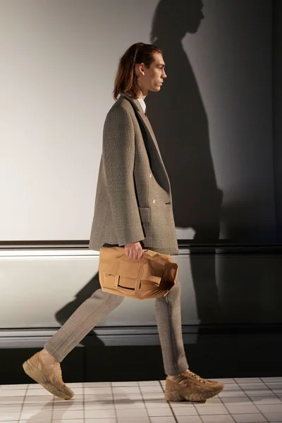 Look 2